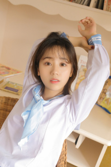 露双乳吃奶视频三级